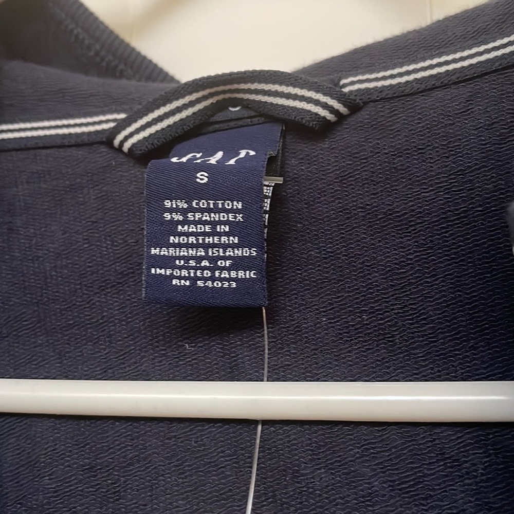 Sweatshirt - Picture 2 of 6